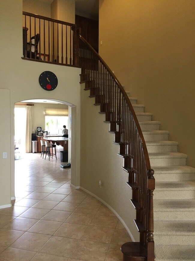 Foto del edificio - Huge 2750 Sq. Ft. 5bedroom/3 Bath Gorgeous...
