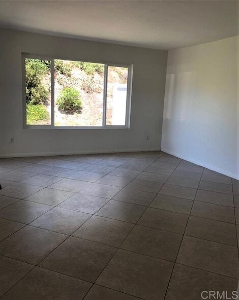 Foto del edificio - 1640 Maple Dr