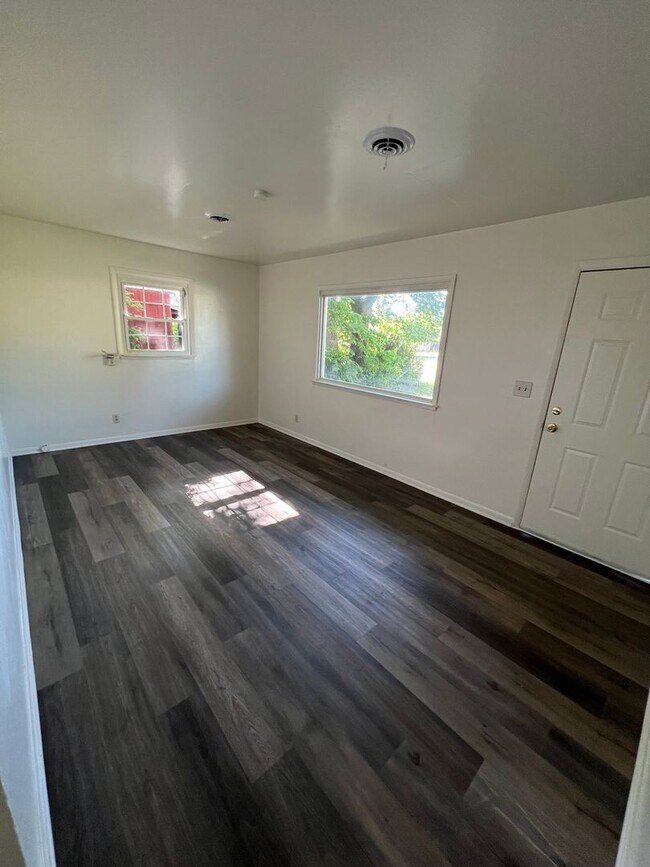 Foto del edificio - 216 E 17th St