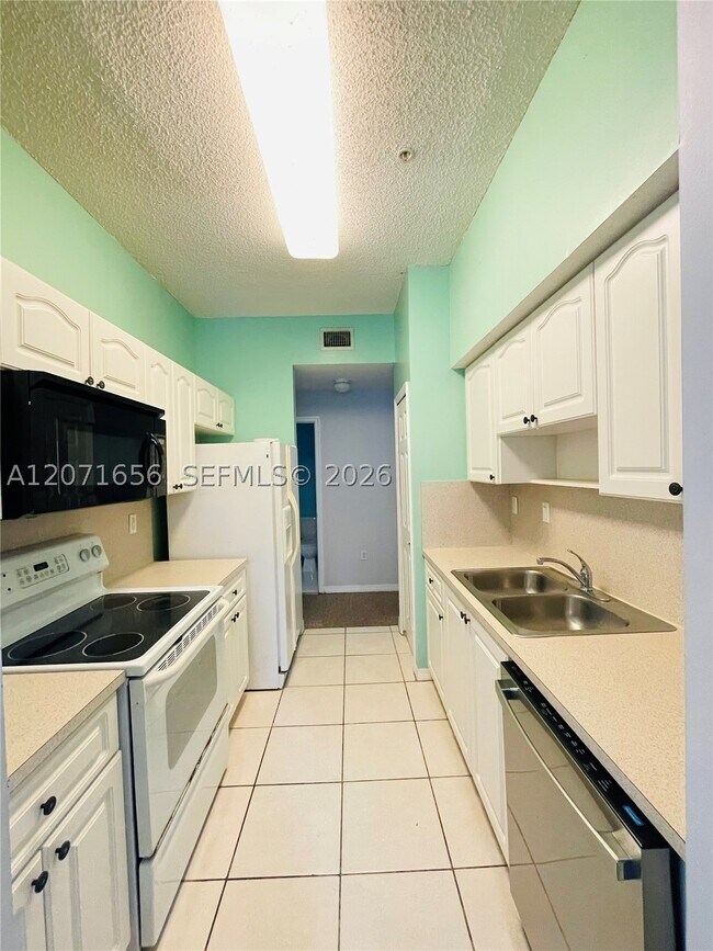 Building Photo - 7085 Nova Dr