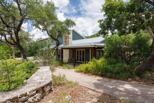 Building Photo - 1100 Chapparal Dr