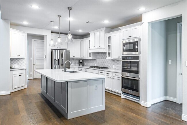 Building Photo - 28514 Jade Springs Ln