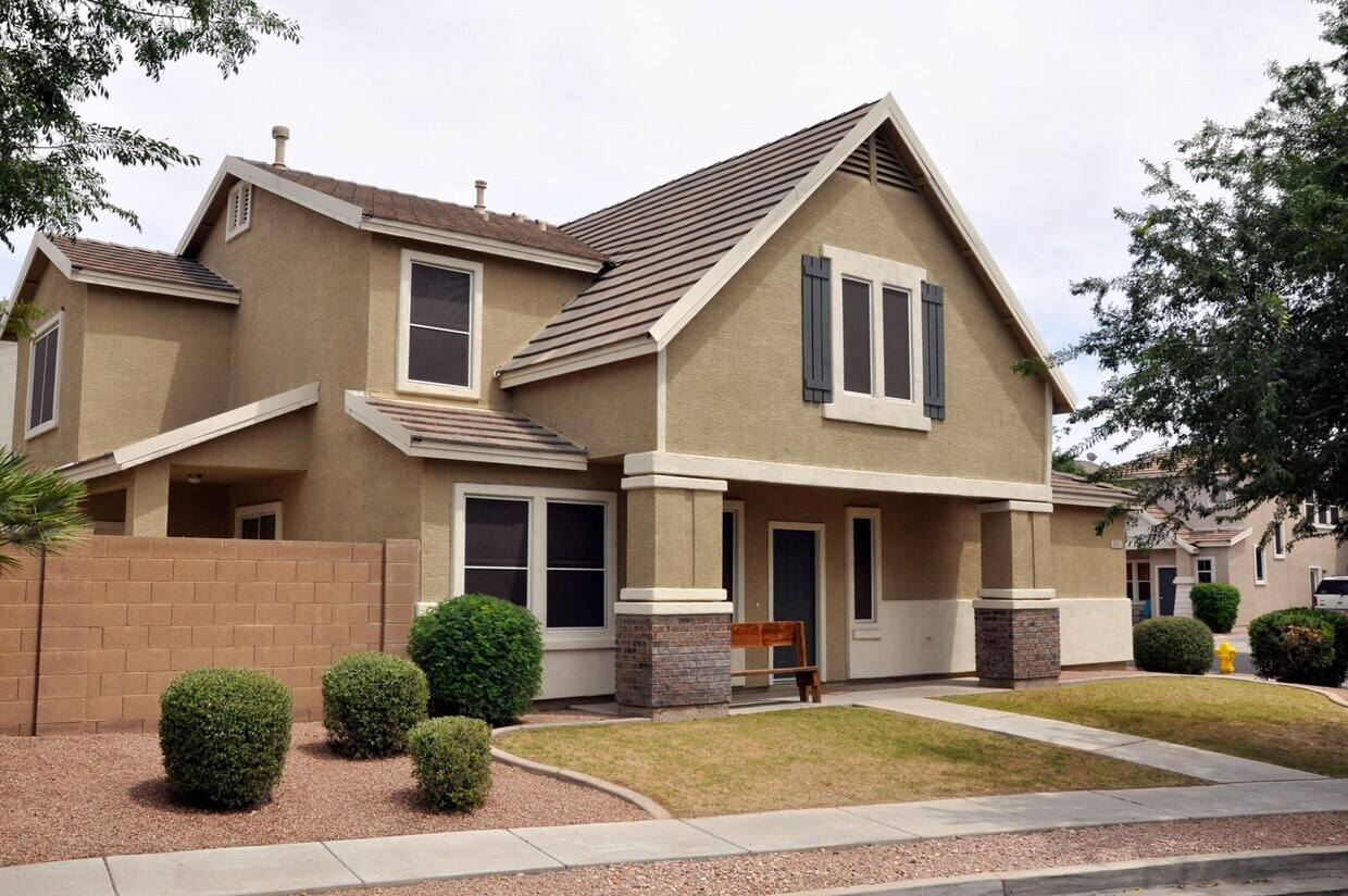 Primary Photo - Beautiful gated Mesa Home!