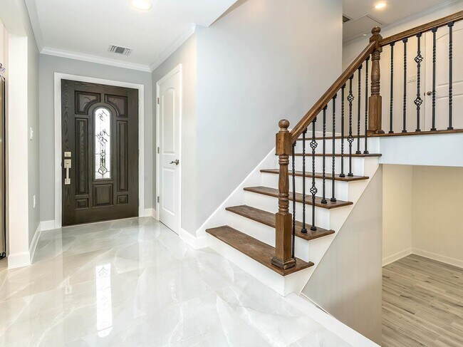 Building Photo - 1 Milford Ln