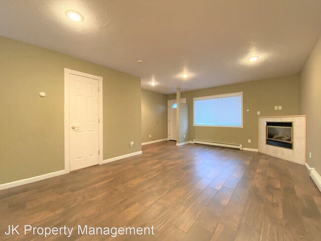 Building Photo - 3 br, 2.5 bath House - 1508 5th Street NW # 3