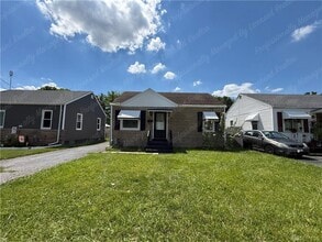 Building Photo - 1261 Malden Ave