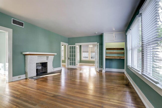 Building Photo - 418 Branard St
