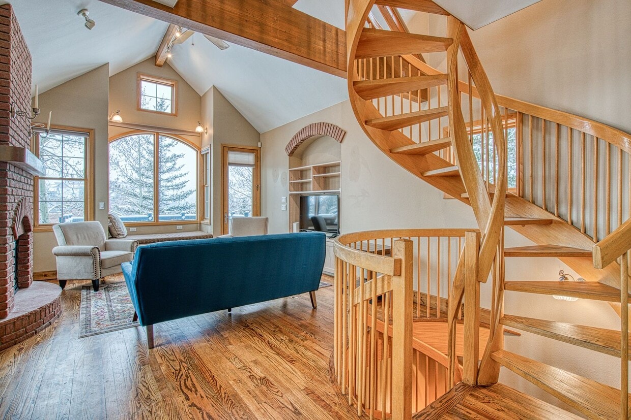 Primary Photo - Beautiful custom home in the heart of Brec...