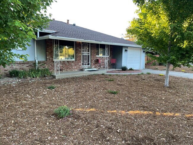 Foto del edificio - 3779 Moddison Ave