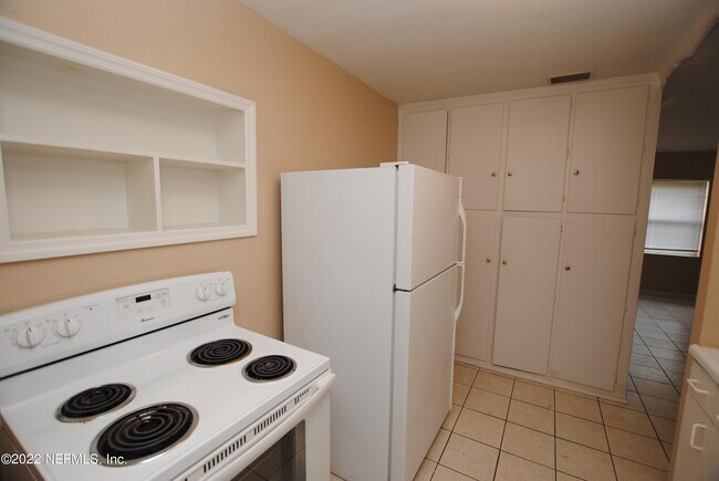 Foto del edificio - 5436 River Forest Dr