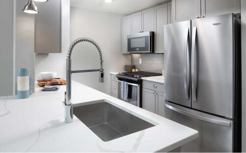 Foto del edificio - 2 bedroom in Newton MA
