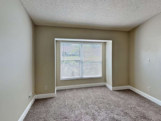 Building Photo - 3908 Kiawa Dr