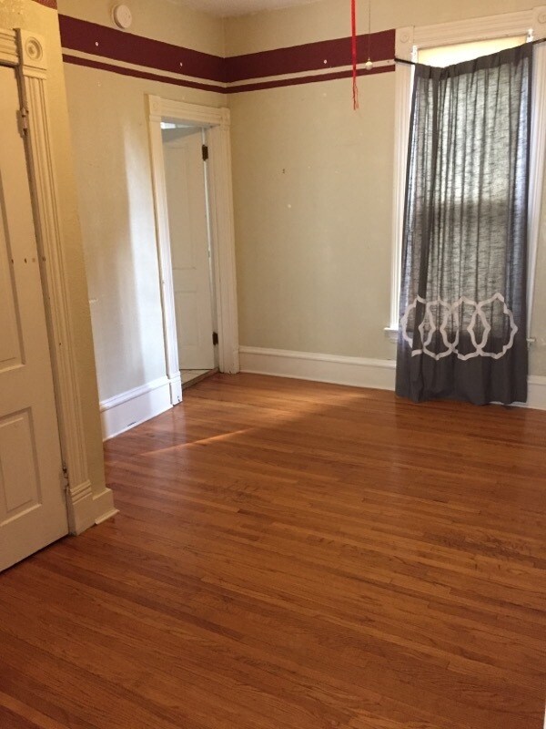 Foto del edificio - 224 W Pleasant St