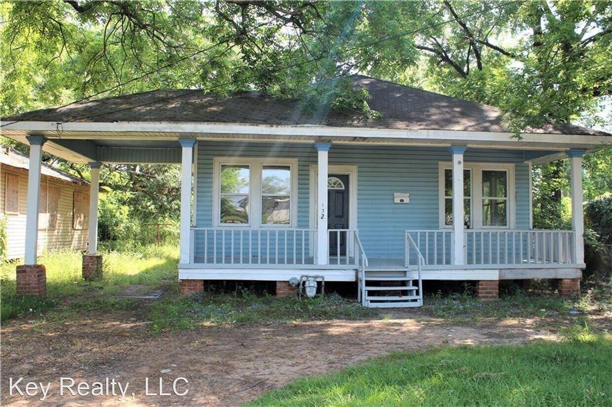 2 br, 1 bath House 132 Kathryn Ave House Rental in Alexandria, LA