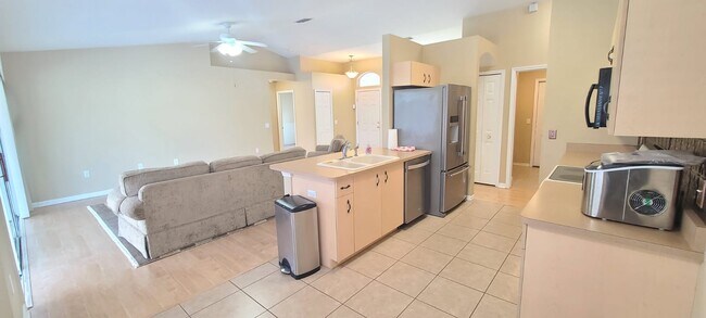 Foto del edificio - 6610 Nasser Ln