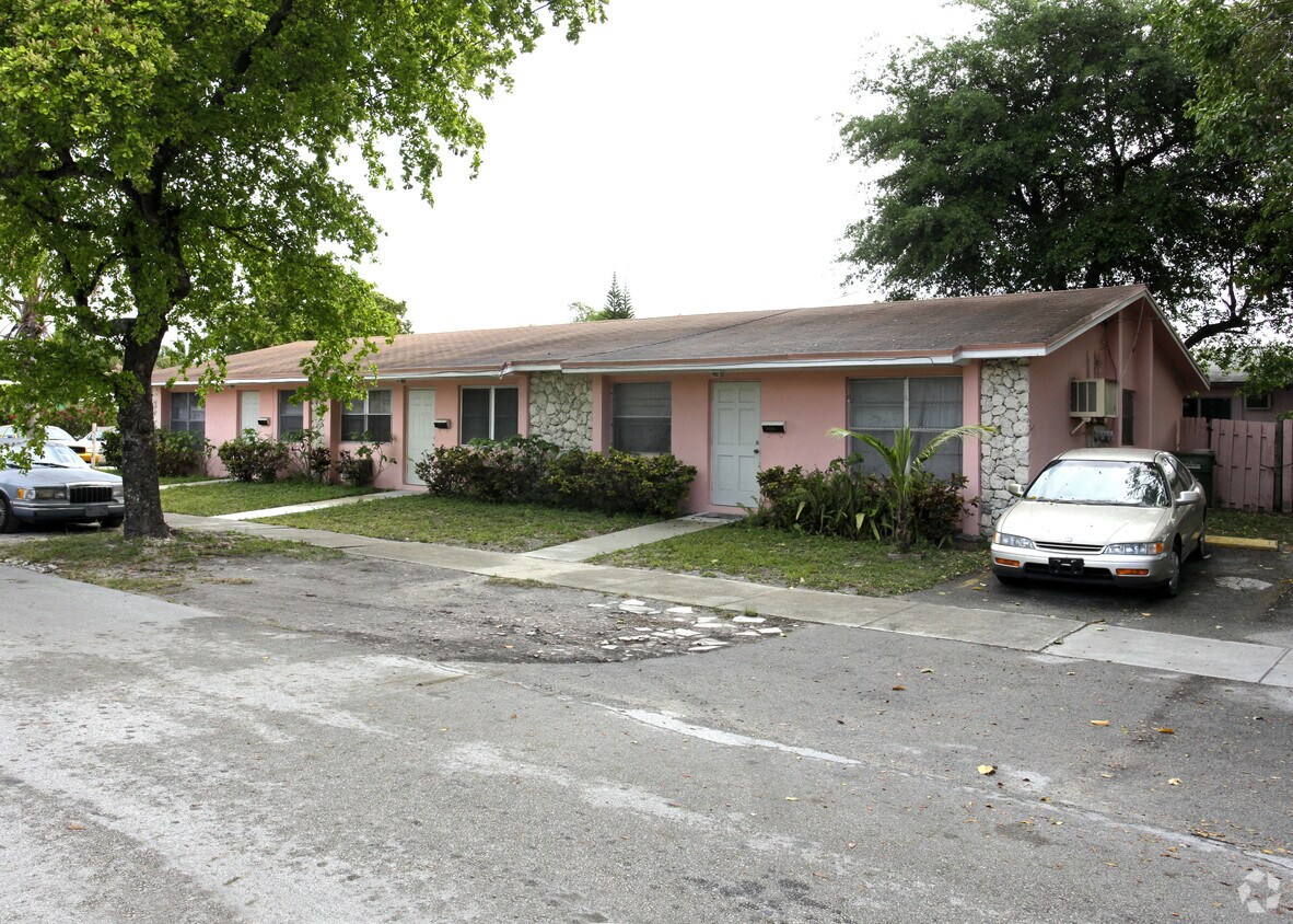 Foto principal - 12735-12739 NE 13th Ave