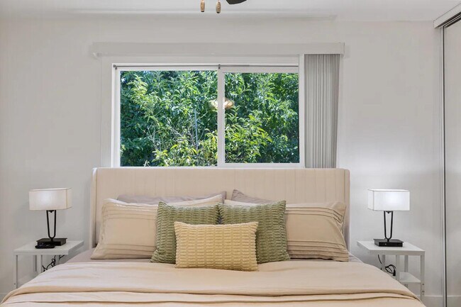 Foto del edificio - 398 Pinehurst Ave