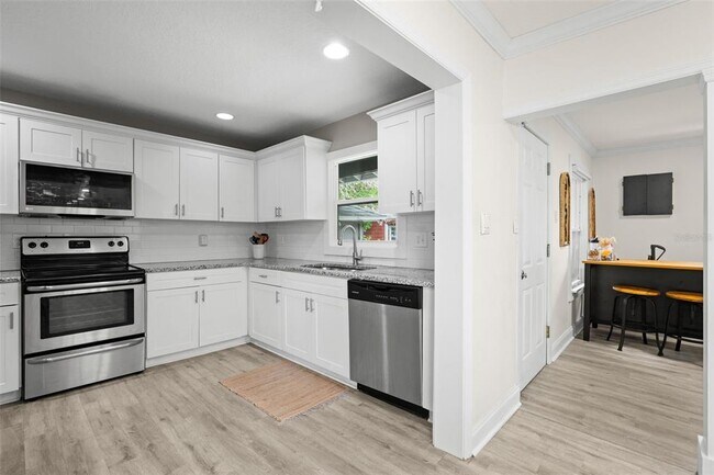Building Photo - 3822 W Euclid Ave
