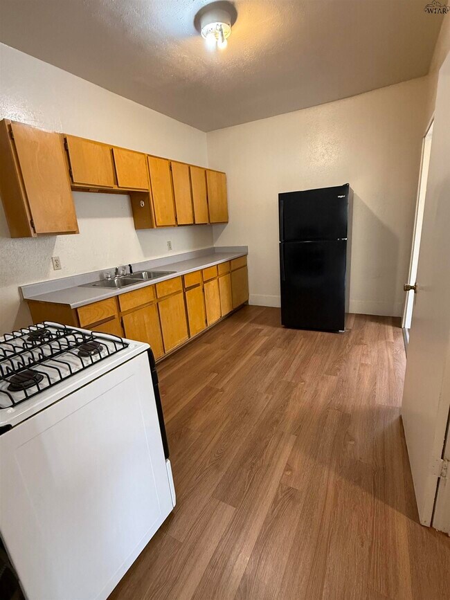 Foto del edificio - 2137 Avenue E