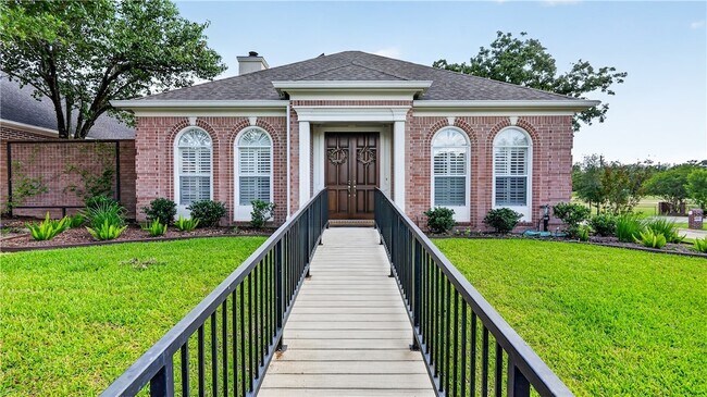 Foto del edificio - 4728 Stonebriar Cir