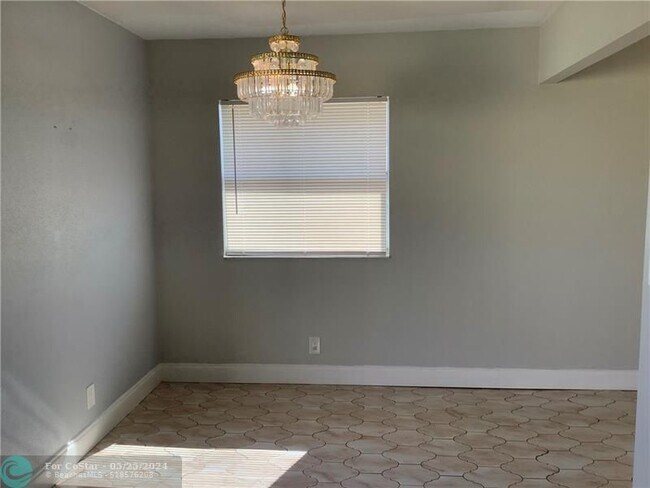 Building Photo - 189 Saxony D