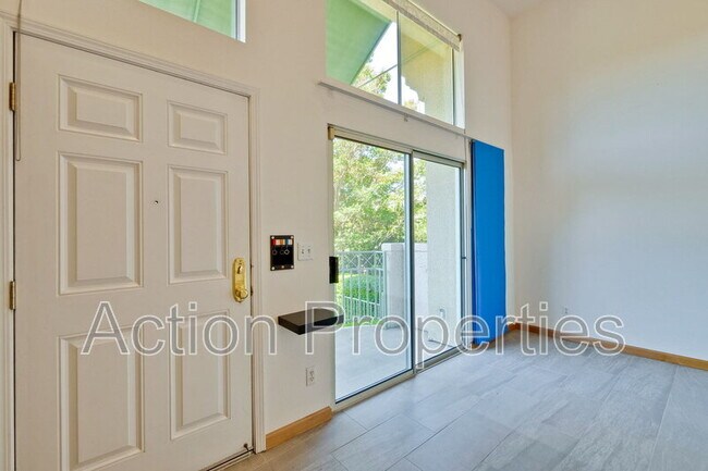 Foto del edificio - 158 Holly Ct