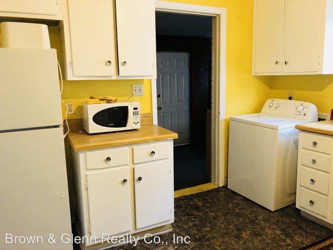 Building Photo - 3 br, 1 bath House - 3420 Barringer Dr