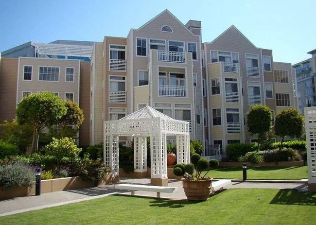 Building Photo - 550 Ortega Ave