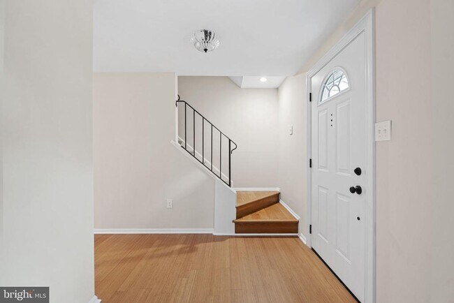 Foto del edificio - 6361 Woodland Ridge Ct