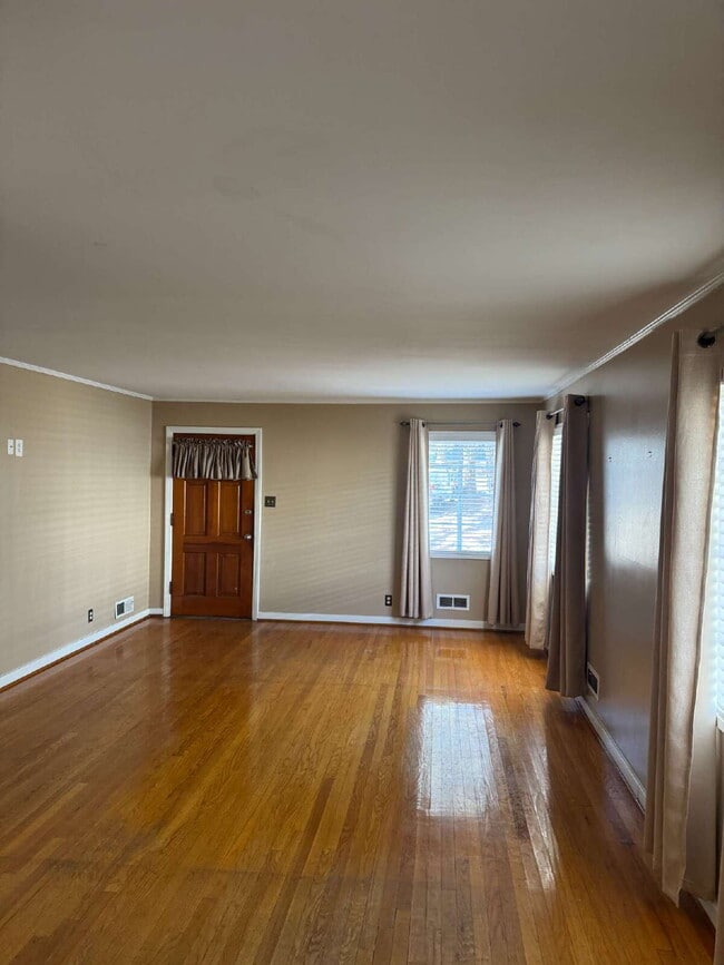 Foto del edificio - "Charming 3-Bedroom Retreat in Birmingham - Spacious 1920 Sq. Ft. Home on Red Lane Drive!"