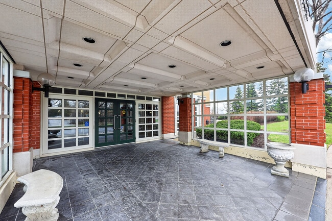 Building Photo - 16 Raglan St