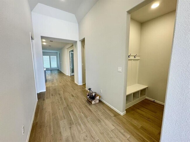 Building Photo - 31310 Wildflower Fld Ct
