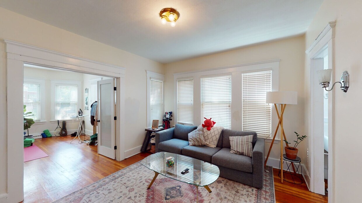 Foto principal - [In-Unit Laundry; Garden] Townhouse-Style ...