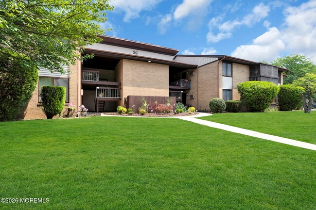 Building Photo - 39 Meadow Green Cir
