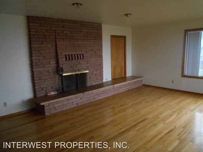 Building Photo - 3 br, 1 bath House - 6900 NW KAISER RD