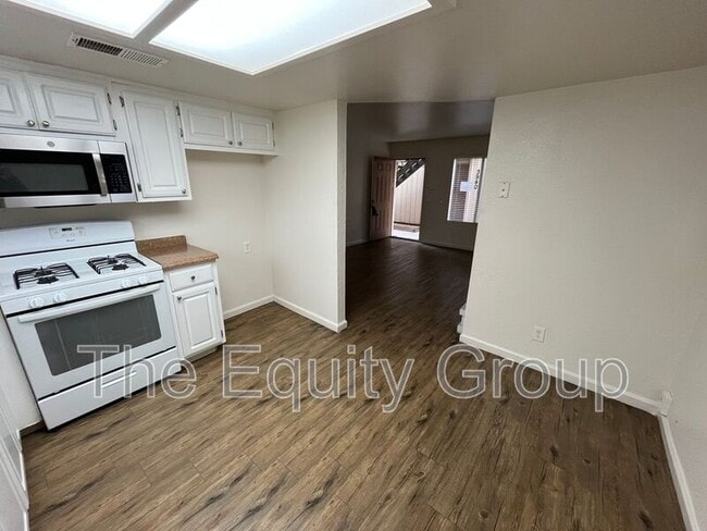 Foto del edificio - 3936 W Meadow Ave