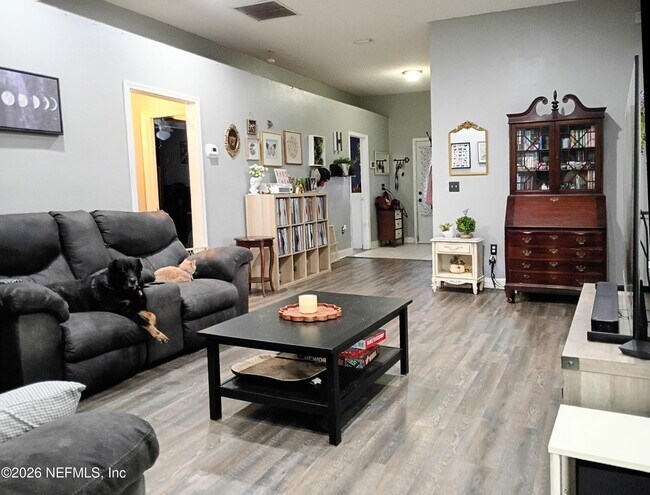 Foto del edificio - 3726 Longleaf Forest Ln