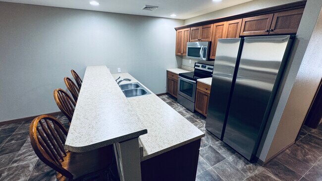 Foto del edificio - 505 E Adams St