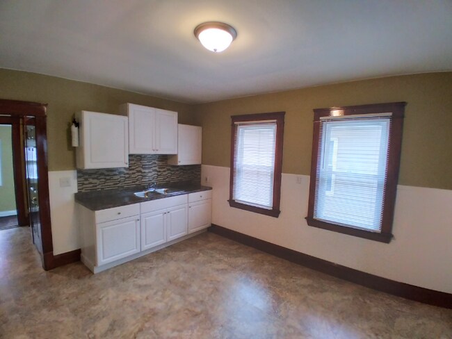 Foto del edificio - 7212 Rathbun Ave
