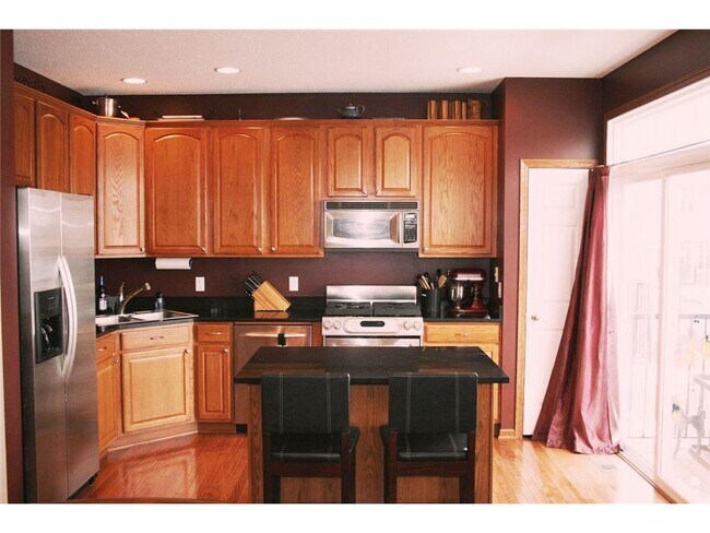Building Photo - 15568 Lilac Dr