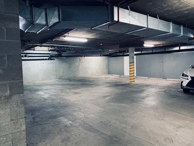 Foto del edificio - 722 S Windsor Blvd