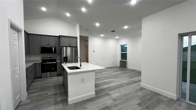 Building Photo - 14927 SW 63rd Ct