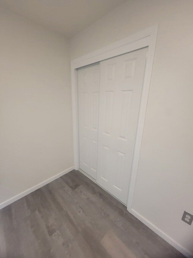 Building Photo - 1940 Darrah St