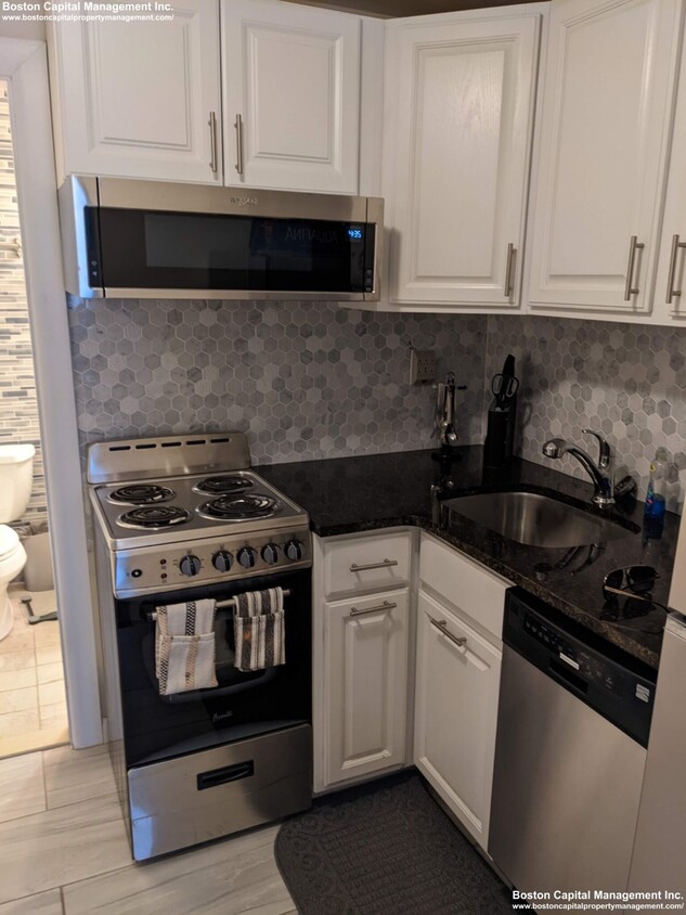 Primary Photo - 230 Beacon St
