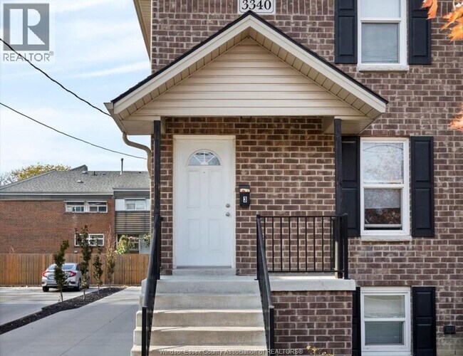 Building Photo - 3340 Bloomfield Rd