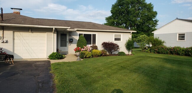 Front of house - 32160 Bainbridge Rd