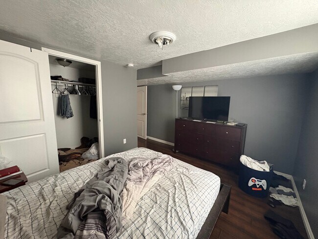 Foto del edificio - 668 W 890 N St