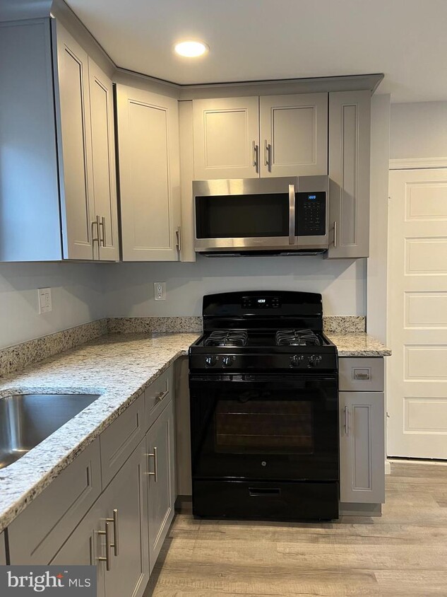 Foto principal - 1036 S Spring Rd