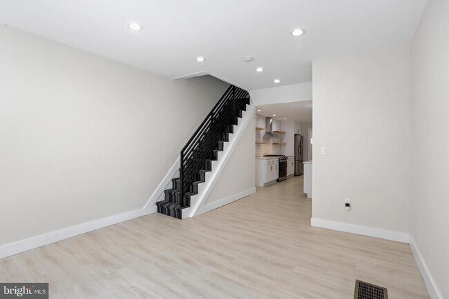 Building Photo - 2425 Turner St