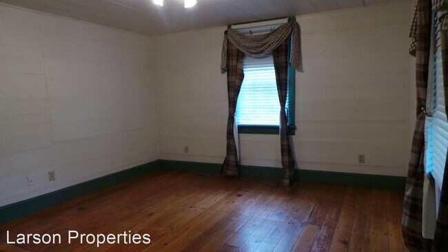 Building Photo - 2 br, 1.5 bath House - 3209 NC Hwy 119 South
